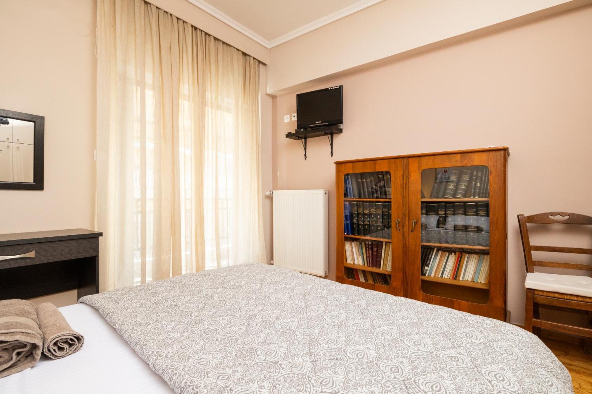 Four Reasons Apts Ntepo * Thessaloniki